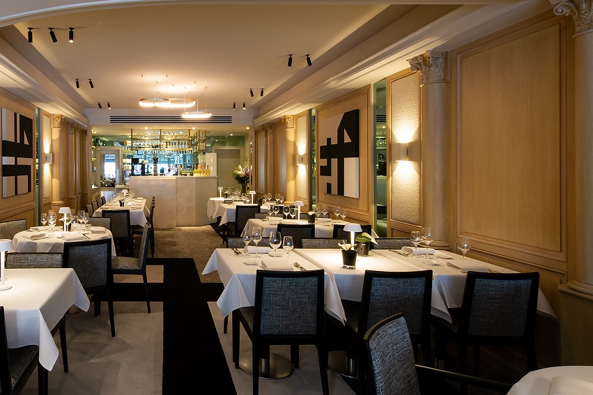 Dark for Restaurant Savoyard